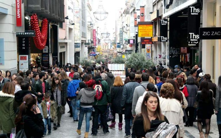 Εορταστικό ωράριο: Πώς θα λειτουργήσουν τα καταστήματα σε Αθήνα και Θεσσαλονίκη