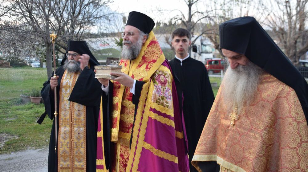 Υποδοχή των Αχράντων Παθών στα Τρίκαλα